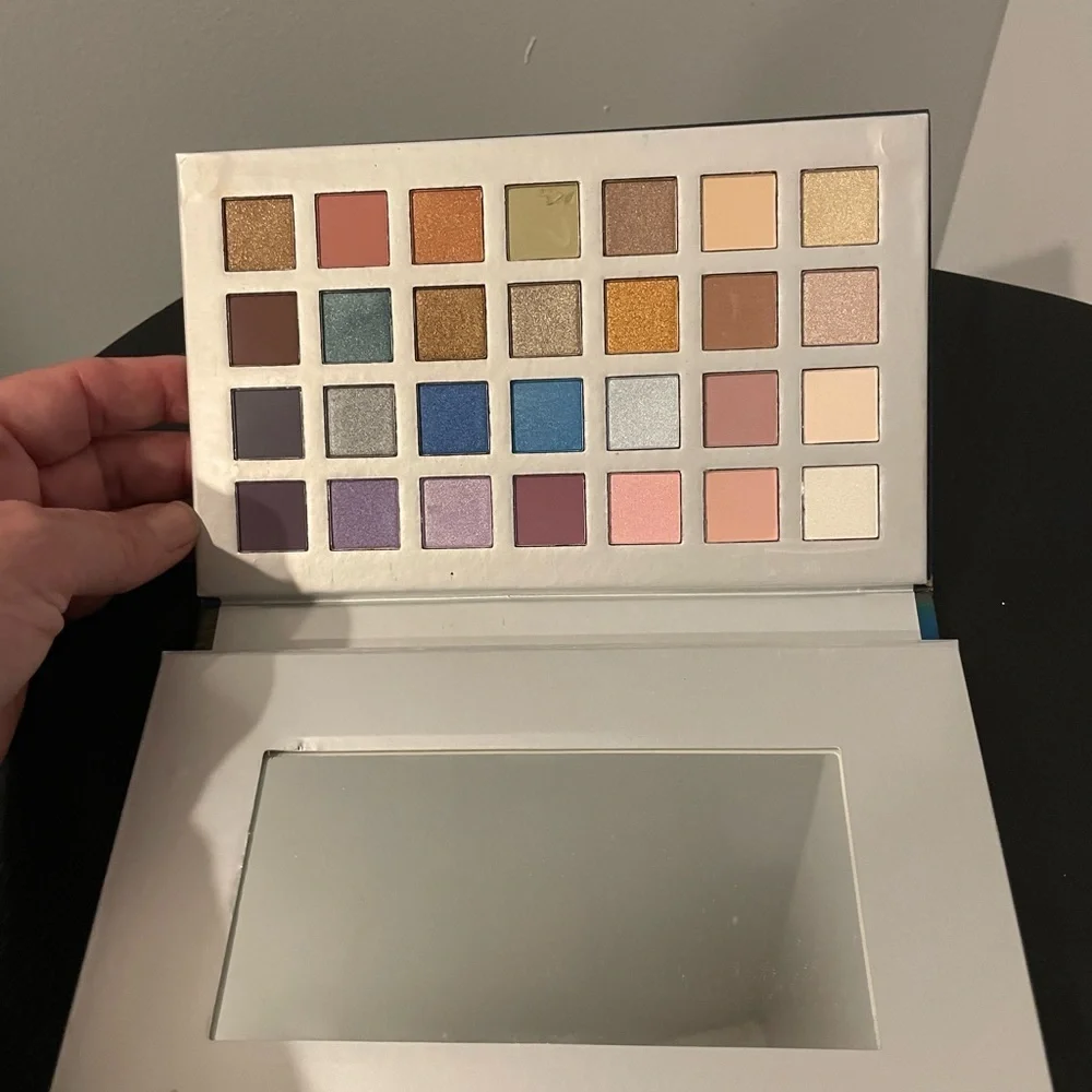 Ulta Hello Beautiful Deluxe Palette-NEW!